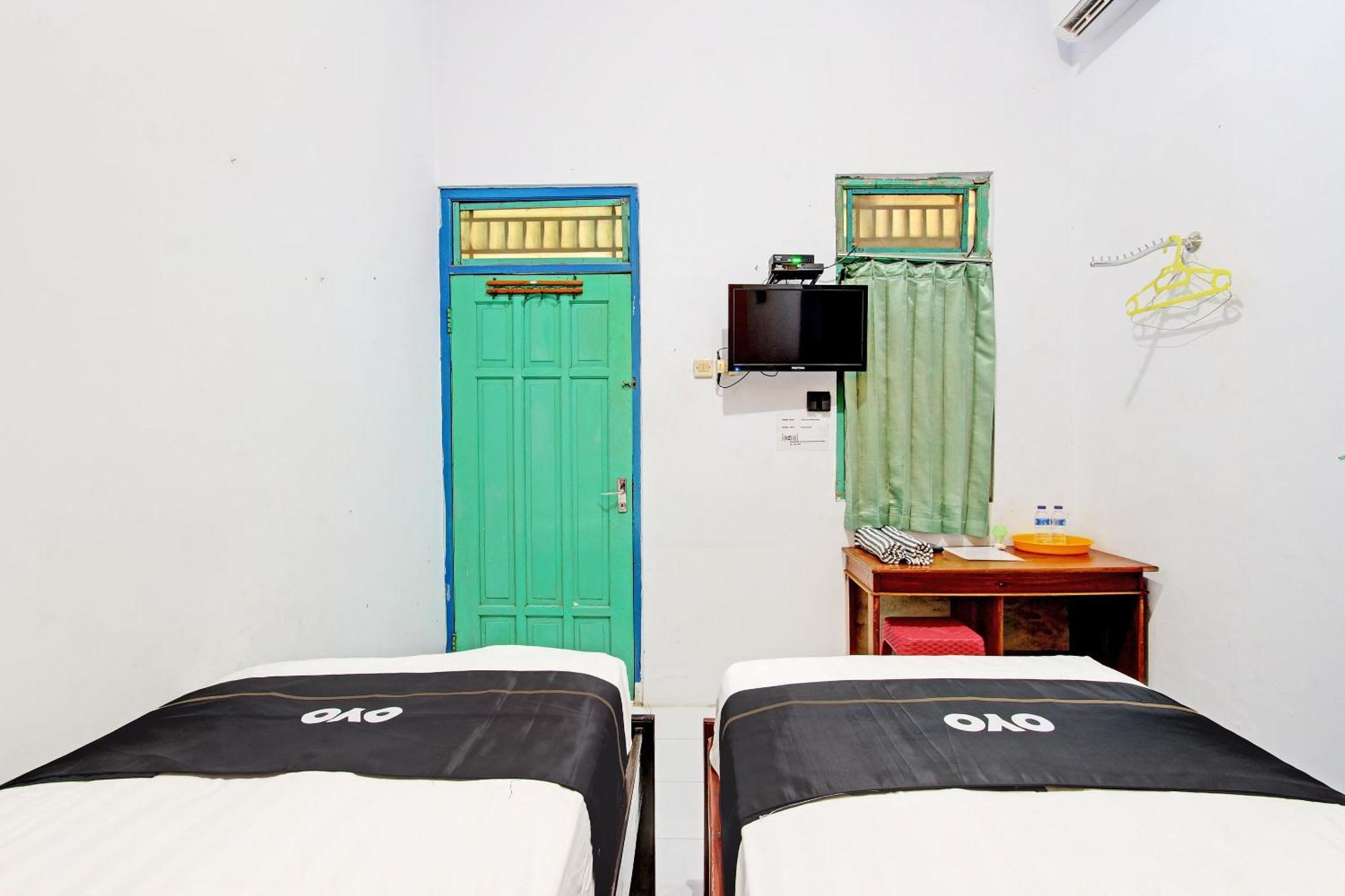 Capital O 92929 Hotel New Tirta Kencana Syariah Тегал Екстериор снимка