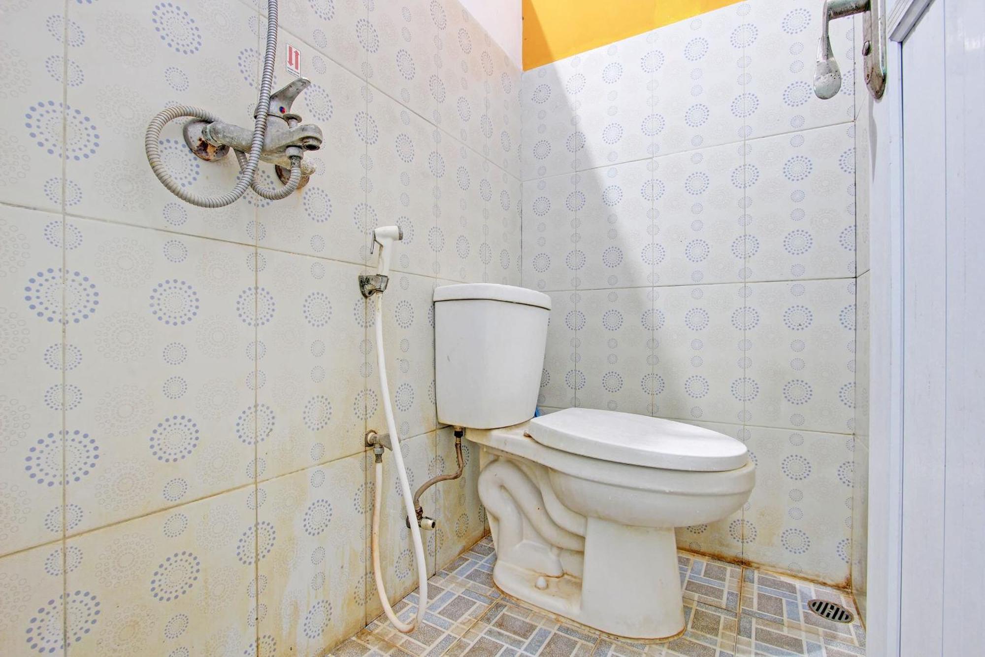 Capital O 92929 Hotel New Tirta Kencana Syariah Тегал Екстериор снимка