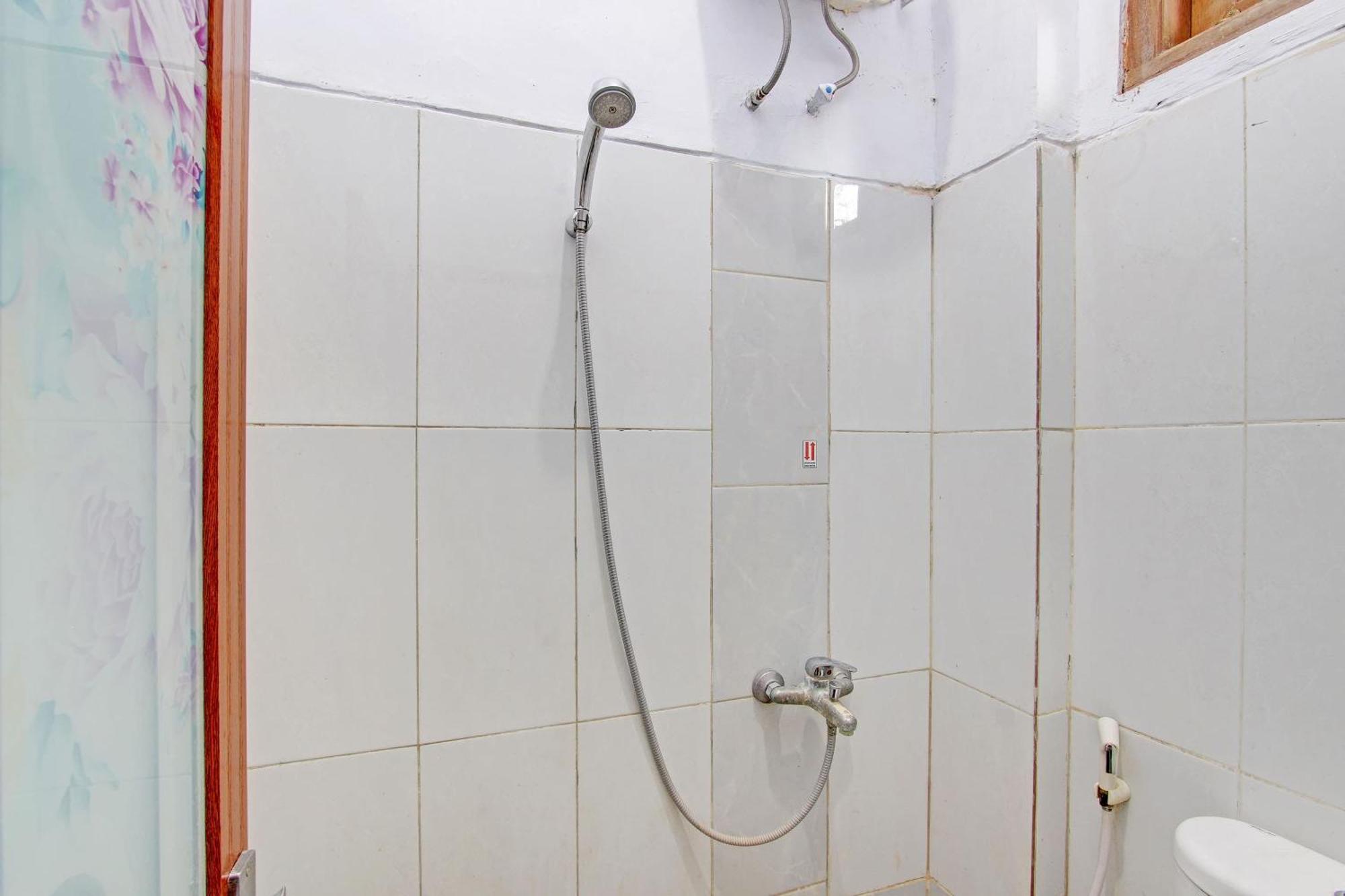 Capital O 92929 Hotel New Tirta Kencana Syariah Тегал Екстериор снимка