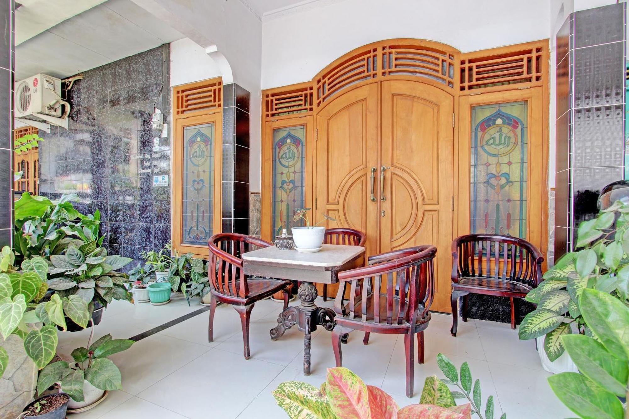 Capital O 92929 Hotel New Tirta Kencana Syariah Тегал Екстериор снимка