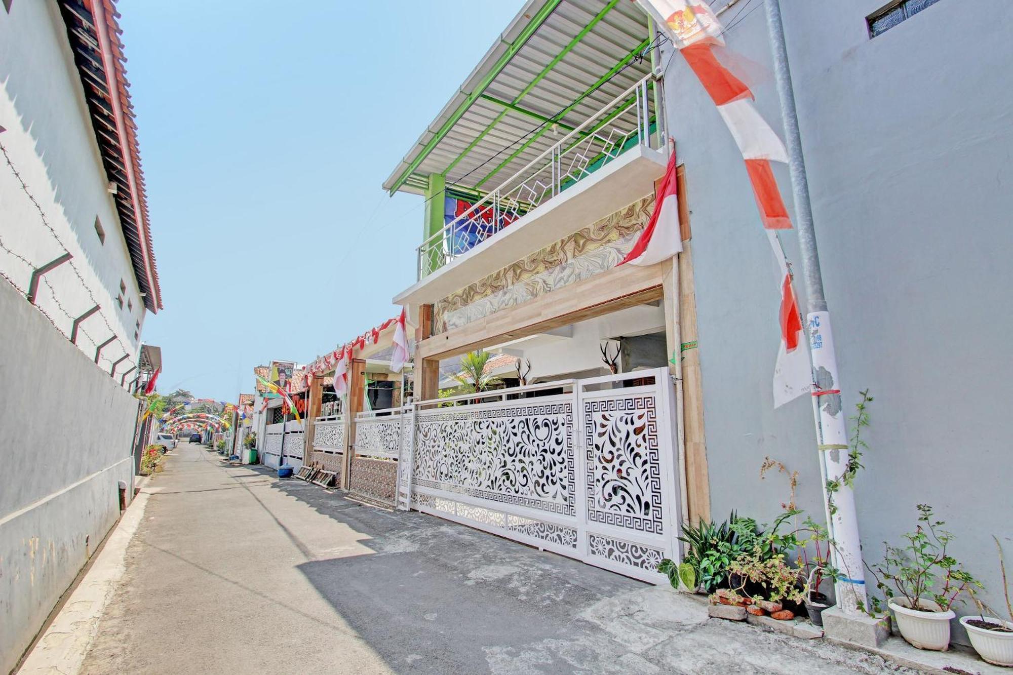Capital O 92929 Hotel New Tirta Kencana Syariah Тегал Екстериор снимка